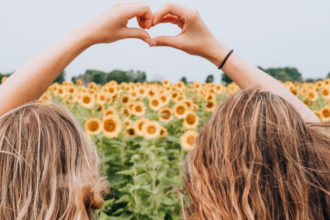 10 Traits of Christ-Centered Friendships — It is to God's glory and a revelation of His work in us when we love others well.