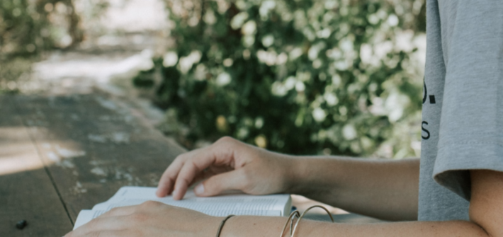 20 Women in Scripture You Need to Know || Learn about 10 women from the Old Testament and 10 from the New Testament — who they were, how they they were used by the Lord, and what we can learn from them as we seek to grow in our faith.